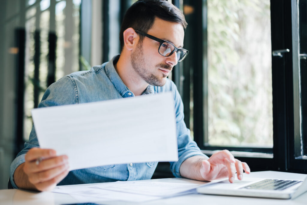 accounting calculating business taxes
